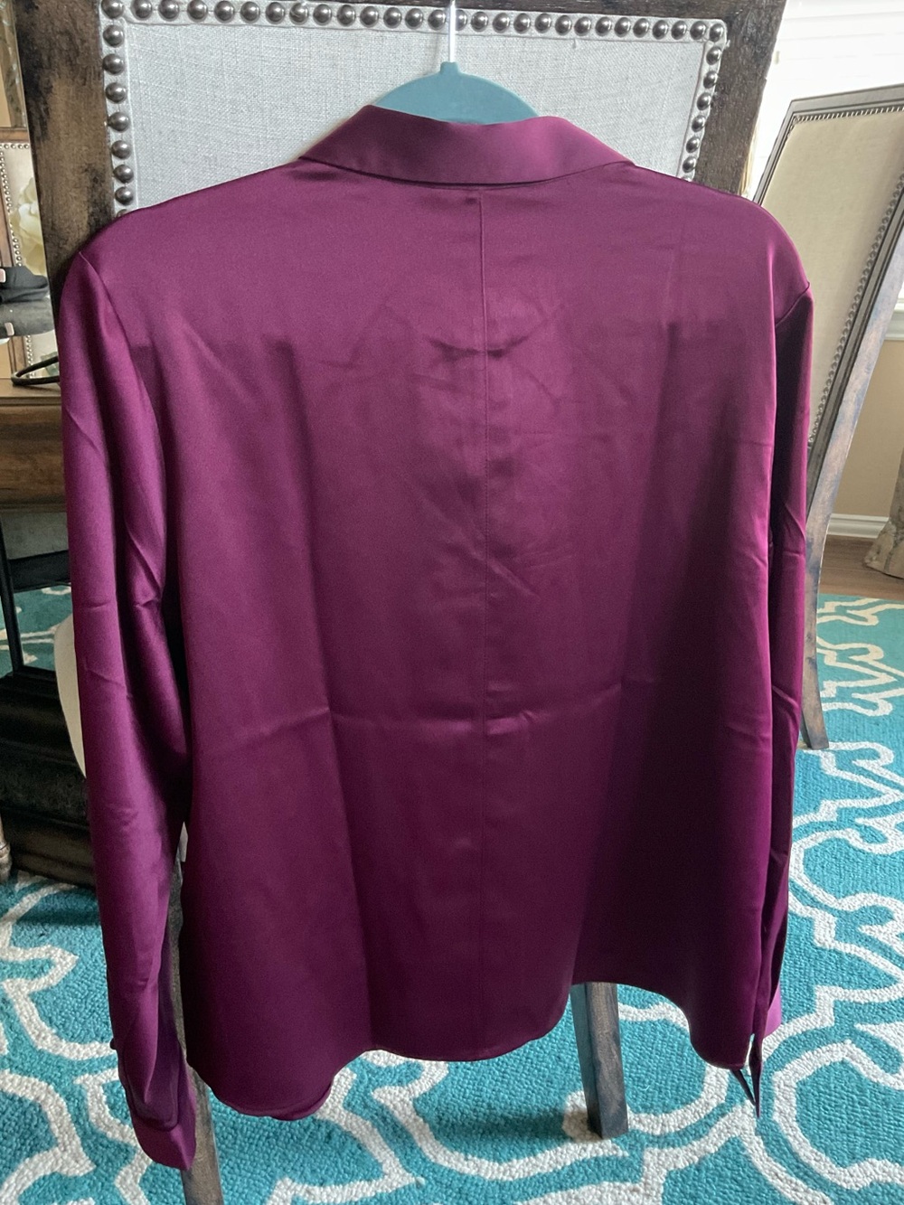 NWT Calvin Klein Women's Satin Button-Down Shirt - Size Large - Picture 2 of 2